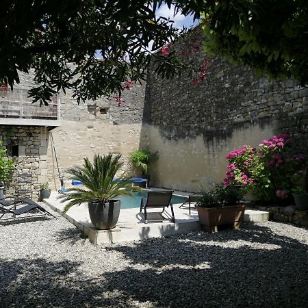 Gîte d'Emeline Bourdic Exterior foto