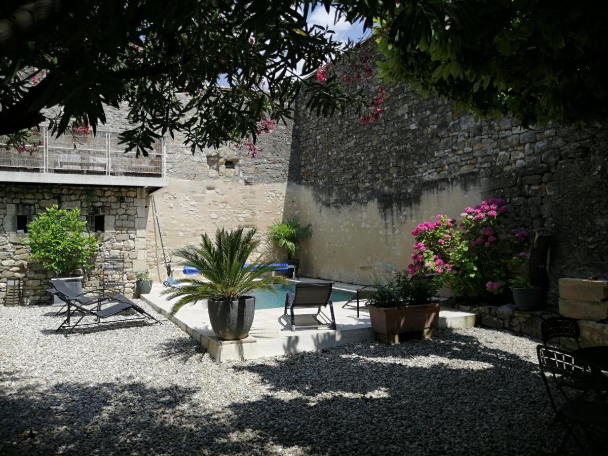 Gîte d'Emeline Bourdic Exterior foto