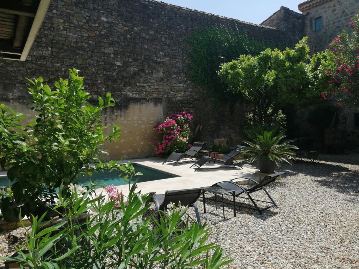 Gîte d'Emeline Bourdic Exterior foto